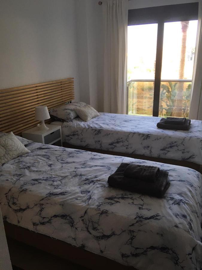 Marina Del Castillo, Duquesa Beachfront Apartment Manilva Eksteriør billede